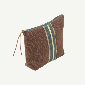 Close-up of Belgian woven linen texture on Libeco pouch in oyster colour