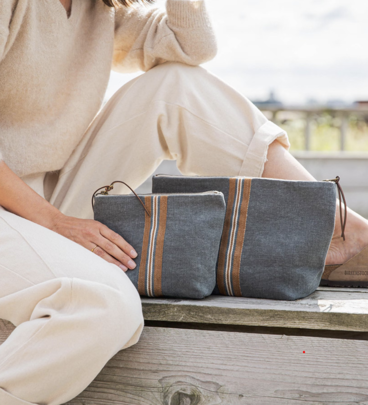 Natural beige linen pouch by Libeco, CO₂-neutral and hand-finished in Belgium